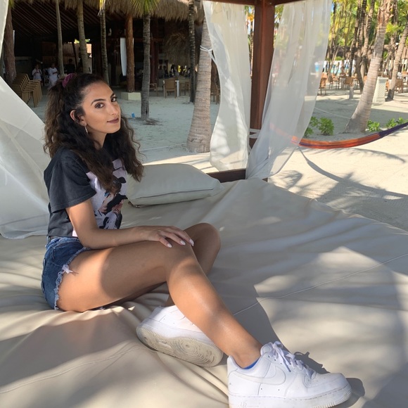 Meet your Posher, Jana - Picture 1 of 1